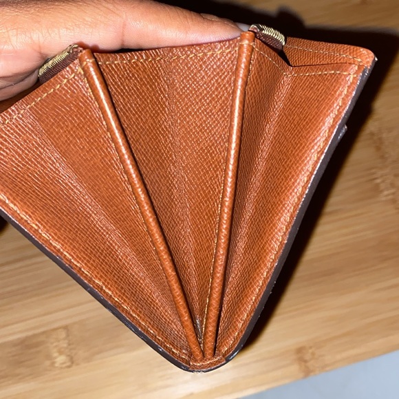 Louis Vuitton Wallet - Picture 15 of 17